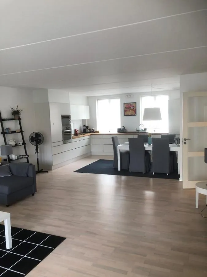 City Lux Apartm, 2 Full Bathrooms, 2Tv contacts